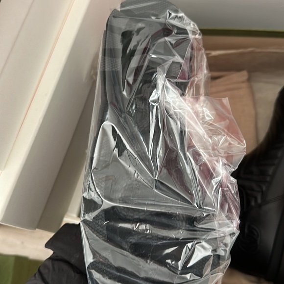 Gucci booties boot 40 NWB black Chelsea - Picture 5 of 9